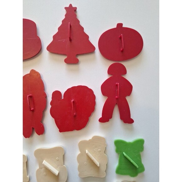 Tupperware & Hutzler 19 Holiday Plastic Cookie Cutters Christmas Easter Vintage - Picture 10 of 14
